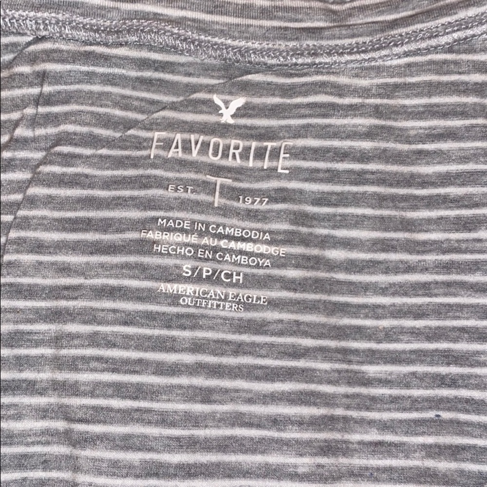 American Eagle V-Neck